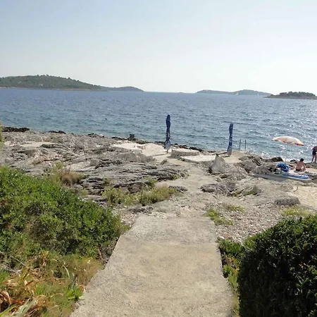 In Rogoznica - Sibenik Riviera 36451 * Smokvica Mala